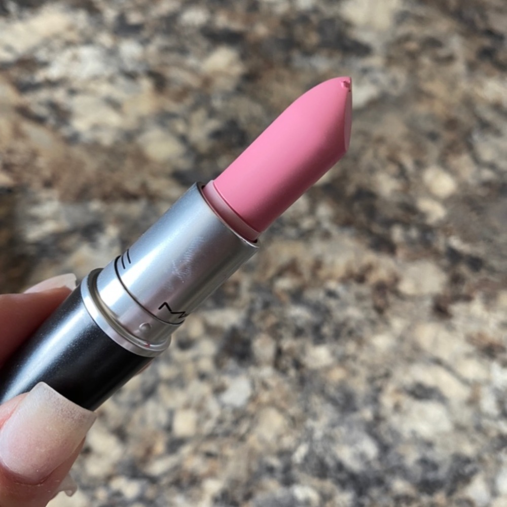 MAC Cremesheen Lipstick